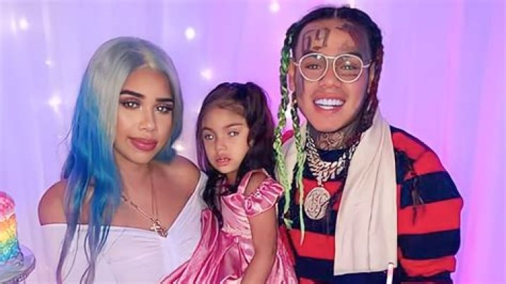 6ix9ine Addresses Relationship With 50 Cent