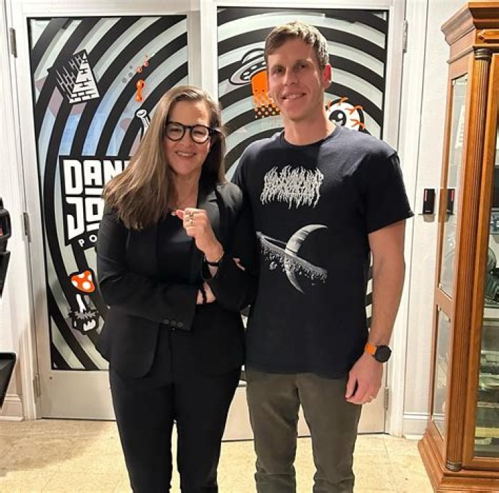 Alex Bennett Bio, Wiki, Age, Show, Podcast, Wife and Net Worth
