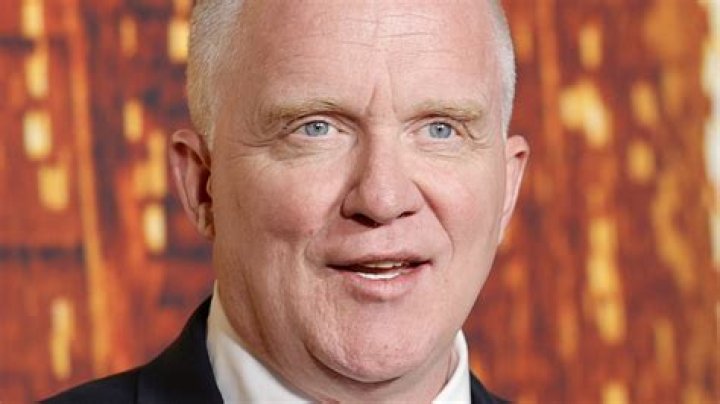 Anthony Michael Hall – Celebsgraphy