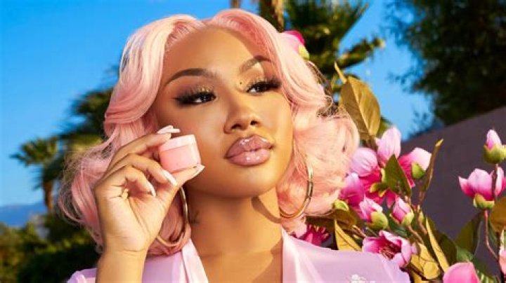 Ari Fletcher Shares Suggestive 
