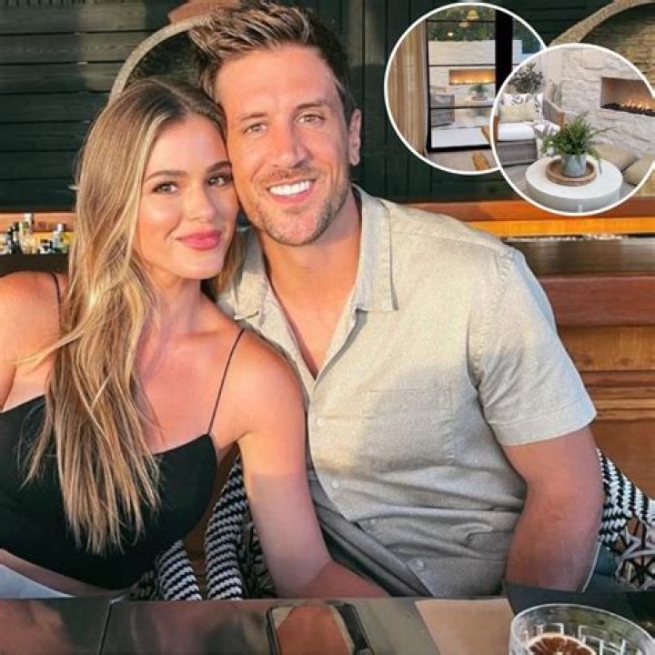 ‘Bachelorette’ Alum JoJo Fletcher’s Hottest Bikini Pictures Will Make Your Screen Melt