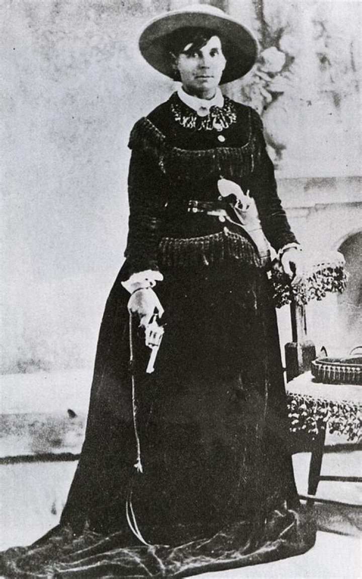 Belle Starr (Criminal) - Age, Birthday, Bio, Facts, Family, Net Worth, Height & More