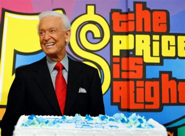 Billy Eichner (Game Show Host) - Age, Birthday, Bio, Facts, Family, Net Worth, Height & More