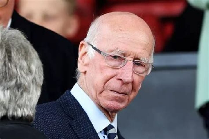 Bobby Charlton Net Worth, Income, Salary, Earnings, Biography