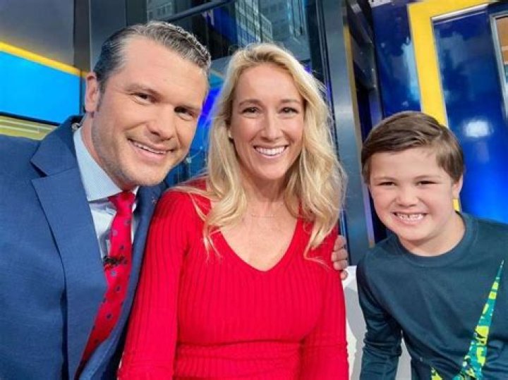 Brian Hooks Biography, Age, Height, Wife, Net Worth, Family