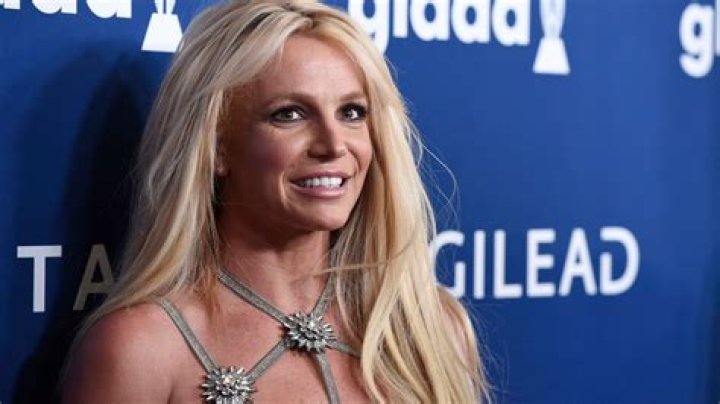 Britney Spears Accuses Paparazzi of Editing Bikini Photos to Make Her Look Heavier