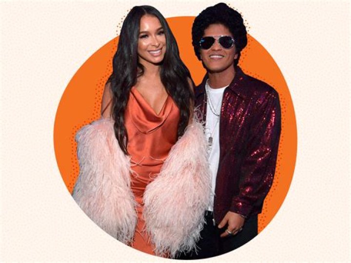 Bruno Mars ainda está com Jessica Caban?