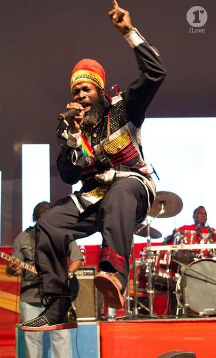 Capleton (Reggae Singer) - Age, Birthday, Bio, Facts, Family, Net Worth, Height & More
