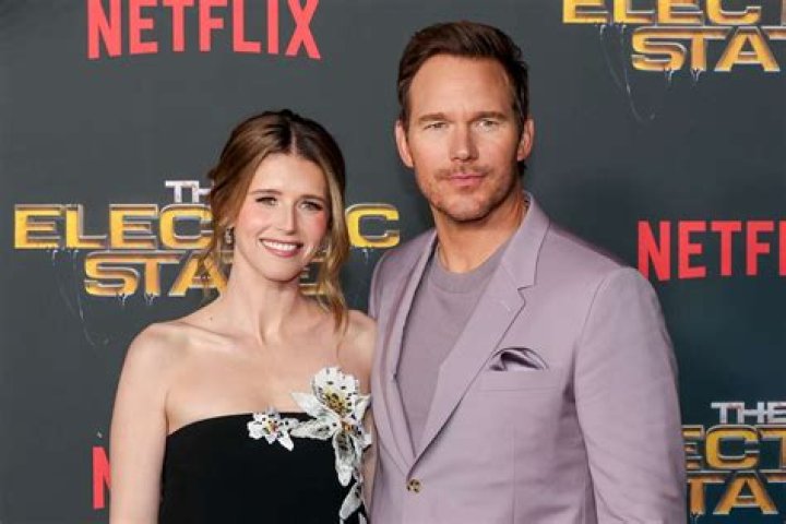 Chris Pratt and Katherine Schwarzenegger are Total #CoupleGoals While Holding Hands in L.A.