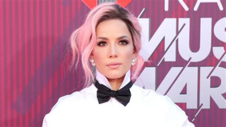 Close Call! Halsey Almost Suffers Major Wardrobe Malfunction During iHeartRadio Awards Performance