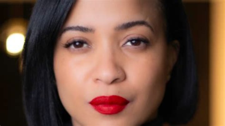 Cò dha a tha Karrine Steffans a’ dol a-nis? - Celebrity.fm