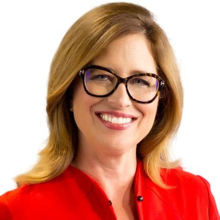 Dana Fowle Bio, Wiki, Age, FOX 5, Family, Husband, Salary, Net Worth and Education