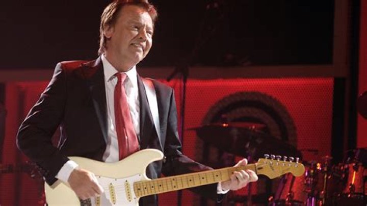 David Paton (Rock Singer) - Age, Birthday, Bio, Facts, Family, Net Worth, Height & More