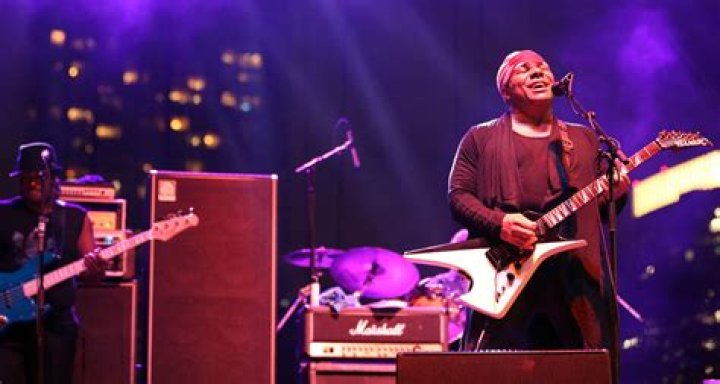 Dez Dickerson Net Worth, Income, Salary, Earnings, Biography