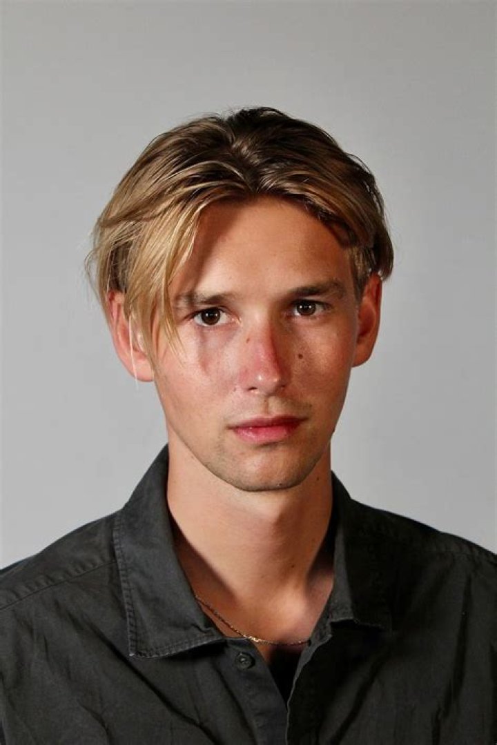 Emil Aron Dorph Biography, Age, Height, Wife, Net Worth, Family