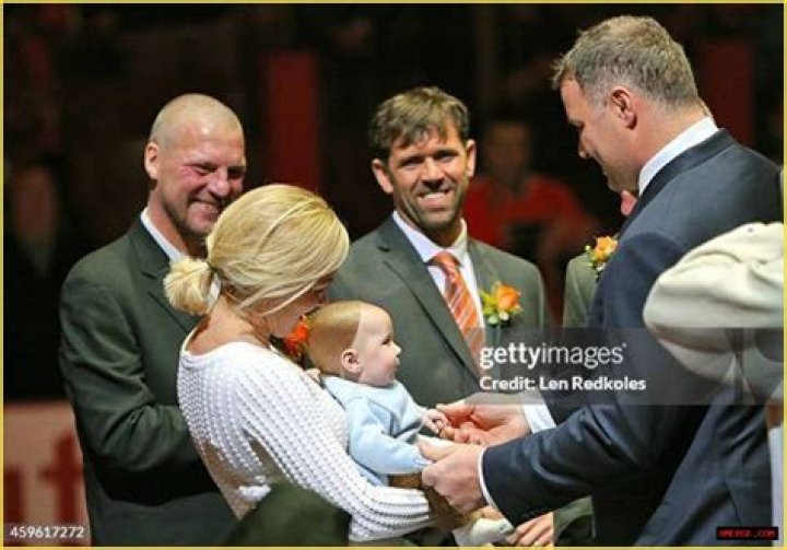 Eric Lindros Age, Wiki, Biography, Wife, Children, Salary, Net Worth, Parents