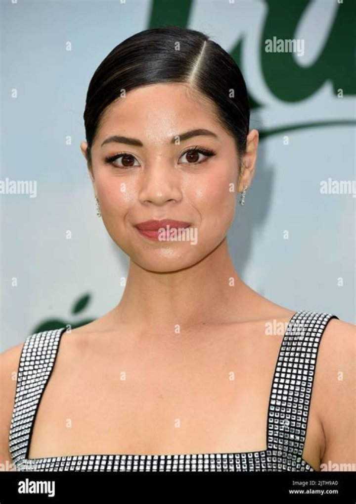 Eva Noblezada