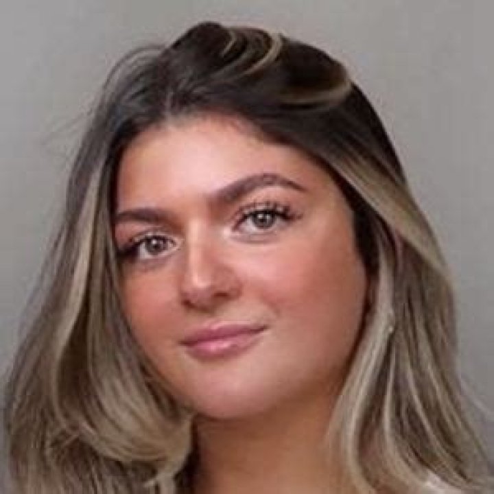 Evangelina Petrakis (YouTube Star) - Age, Birthday, Bio, Facts, Family, Net Worth, Height & More