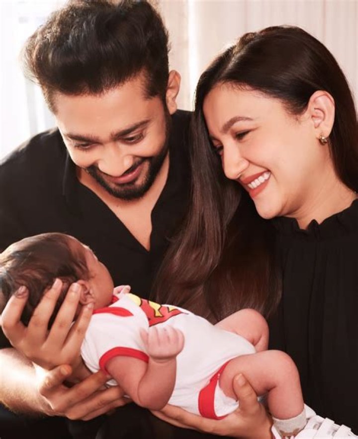 Gauhar Khan (Model) - Age, Birthday, Bio, Facts, Family, Net Worth, Height & More