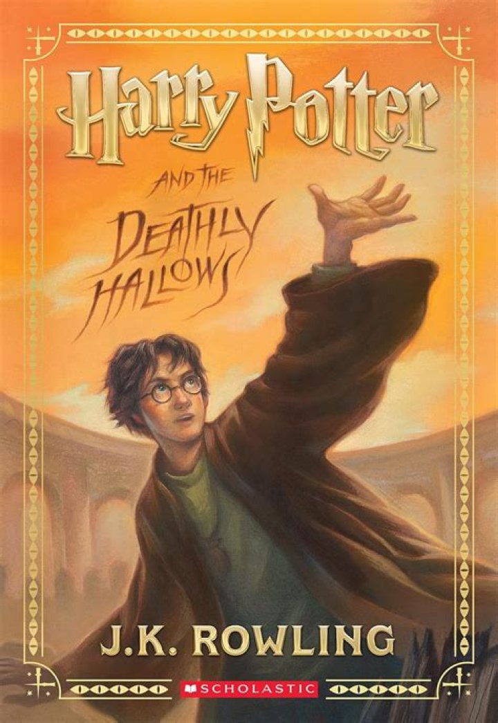 How many chapters does Harry Potter and the Deathly Hallows have?