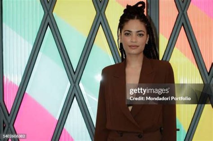 How Old Is Elodie Costa? Everything To Know About The Musical Artist From The Voice