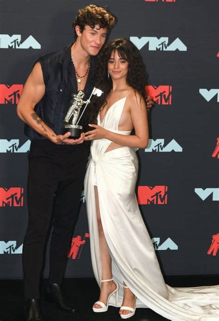 How tall is Camila Cabello