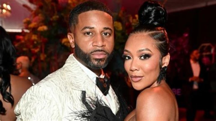 Is Lindsay Ellis married?