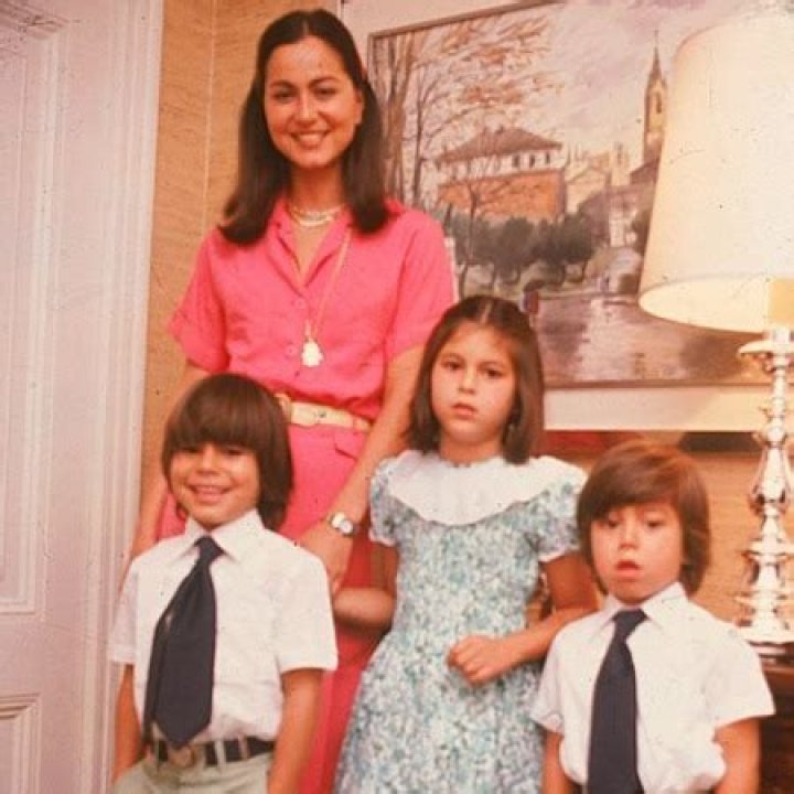 Isabel Preysler (Model) - Age, Birthday, Bio, Facts, Family, Net Worth, Height & More