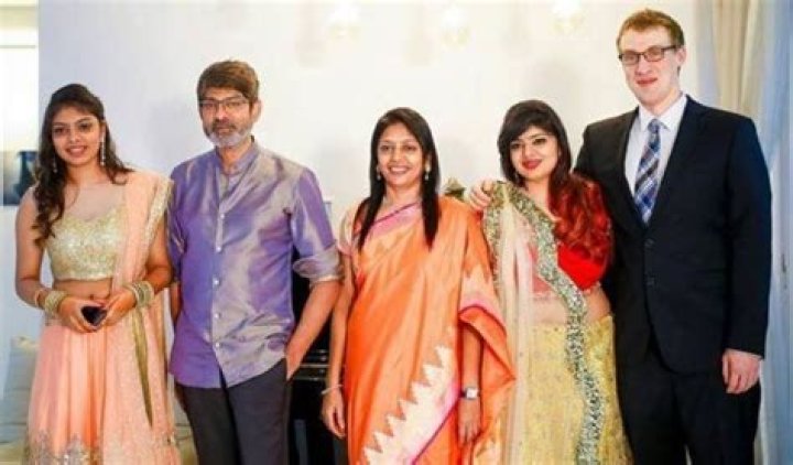 Jagapathi Babu Biography, Age, Height, Wife, Net Worth, Family