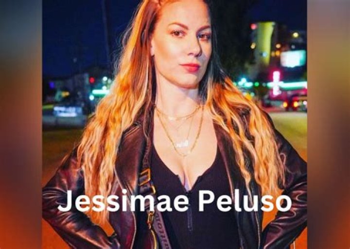 Jessimae Peluso (Comedian) - Age, Birthday, Bio, Facts, Family, Net Worth, Height & More
