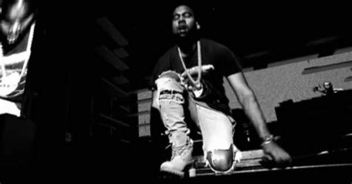 Kanye West Performs 