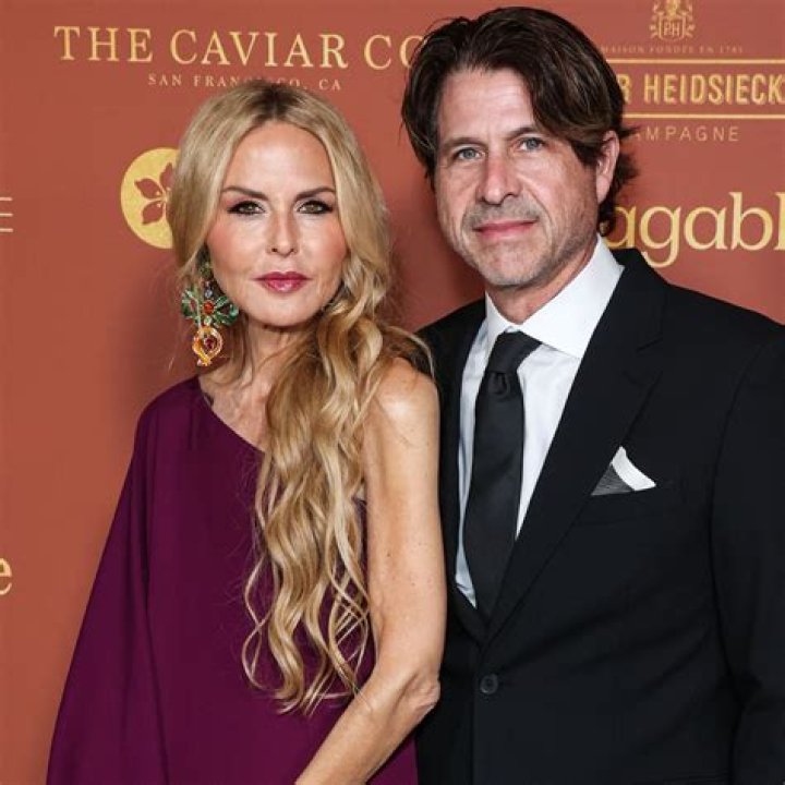 Larry Hoppen Biography, Age, Height, Wife, Net Worth, Family