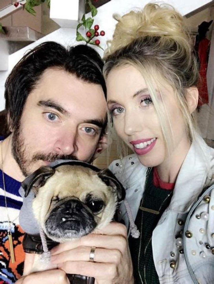 Laura Clery Bio, Wiki, Age, Height, Husband, Child, Parents, Sisters, Career, Idiot and Net Worth