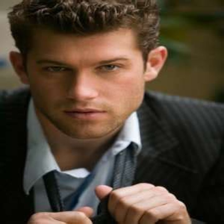 Matt Austin Biography, Age, Height, Wife, Net Worth, Family