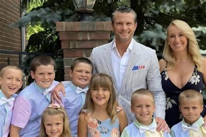 Mike Piazza Bio, Wiki, Age, Height, Family, Wife, Salary, and Net Worth.