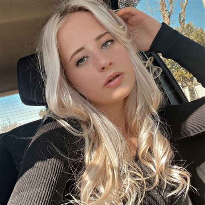Mrs.flawda (TikTok Star) - Age, Birthday, Bio, Facts, Family, Net Worth, Height & More