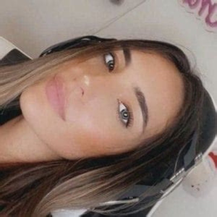 Nadia Amine (Twitch Star) - Age, Birthday, Bio, Facts, Family, Net Worth, Height & More