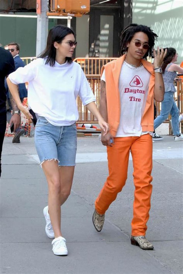 New Couple Alert?! Kendall Jenner Cozies Up With Male Model Luka Sabbat