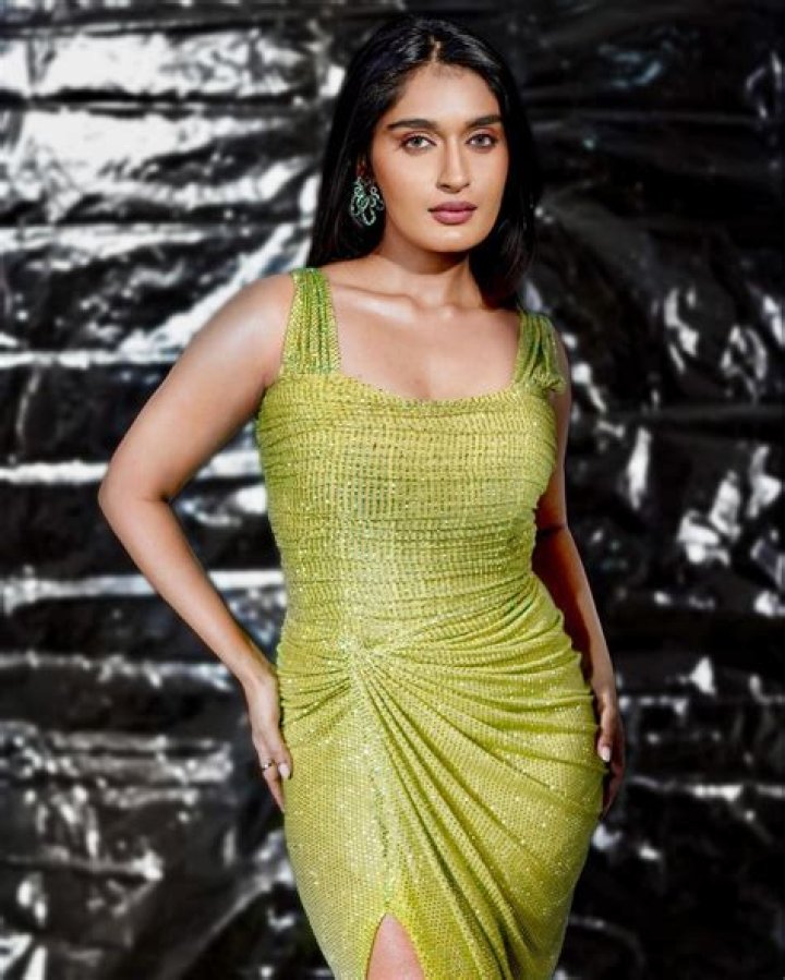 Niharika Nm (YouTube Star) - Age, Birthday, Bio, Facts, Family, Net Worth, Height & More