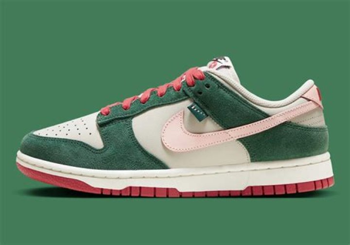 Nike Dunk Low 