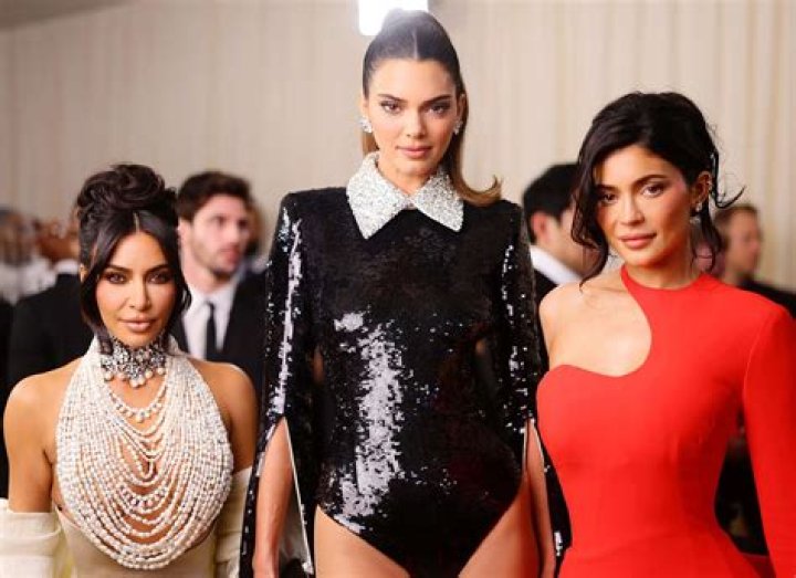 Oh, Snap! Kylie Jenner Says She Doesn’t Like Working With “Mean” Sister Kendall Jenner