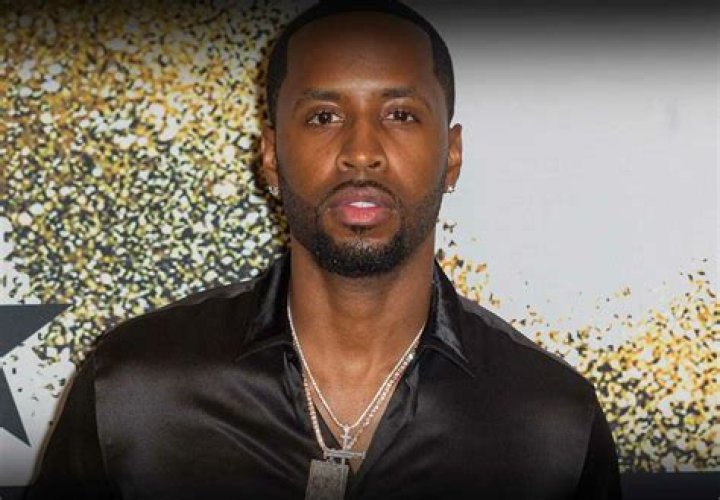 Safaree Samuels Spits Freestyle Response To Hostile Dyckman Crowd