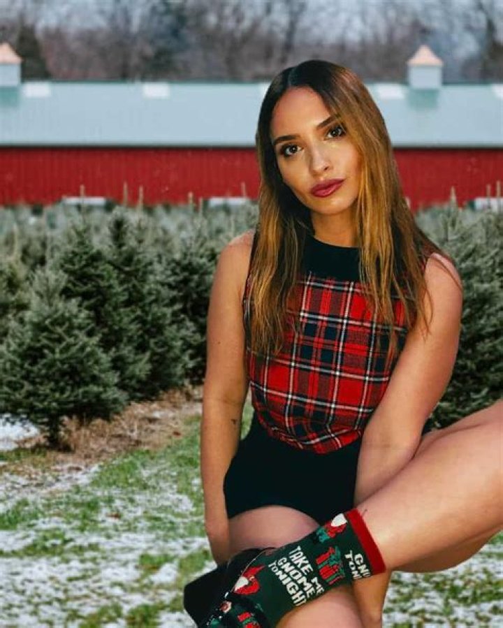 Sara Weinshenk Biography, Age, Height, Husband, Net Worth, Family