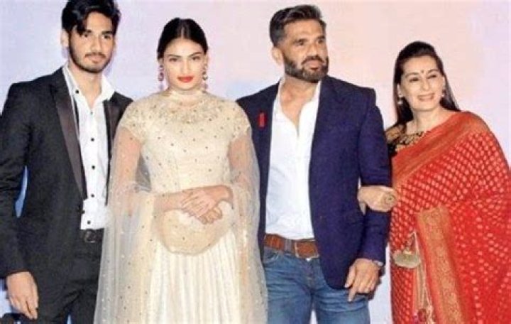 Suniel Shetty Biography, Age, Height, Wife, Net Worth, Family