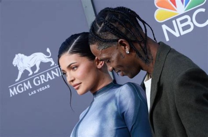 Travis Scott Leaves Thirsty Comment on GF Kylie Jenner’s Hottest Vacation Look Yet