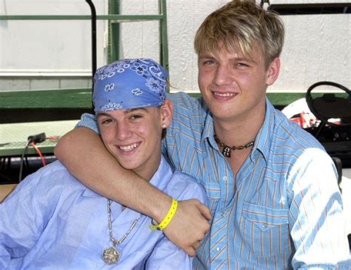 We Still Can’t Get Over Aaron Carter’s Bulge in This Sexy Bathroom Selfie…