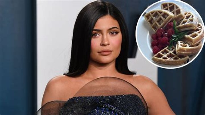 What Would Kylie Jenner Eat? The ‘KUWTK’ Star’s Favorite Meals for Breakfast, Lunch and Dinner