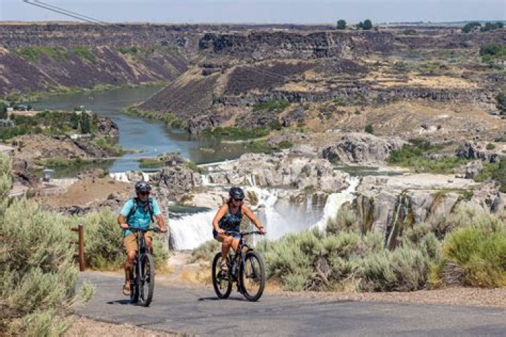 Where did Evel Knievel jump the Snake River Canyon?