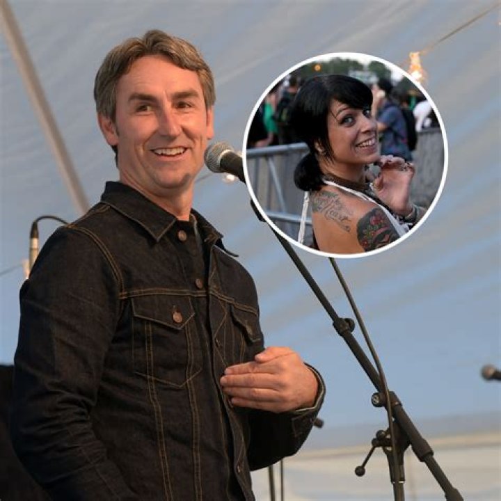 Who is Danielle married to on American Pickers?