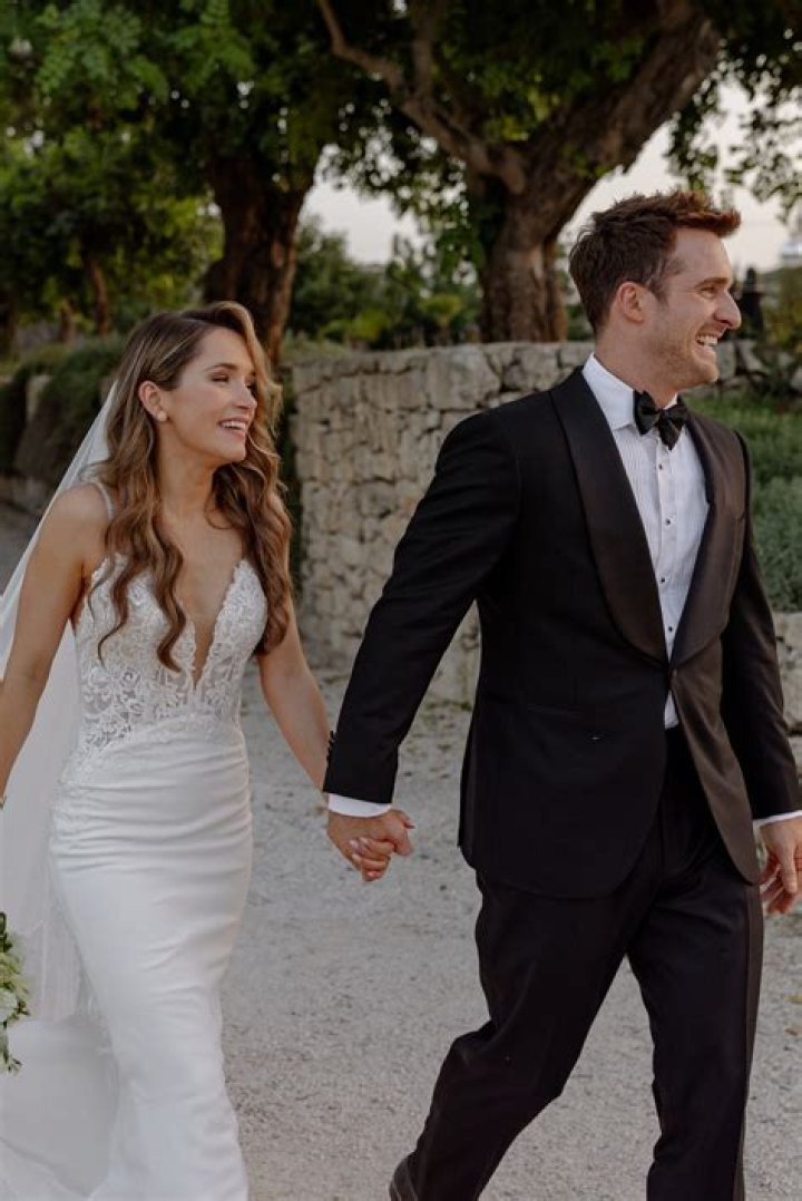 Who Is Matthew Hussey Girlfriend? Is The Youtuber Married?